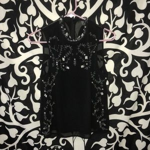 Black shirtsleeved turtleneck